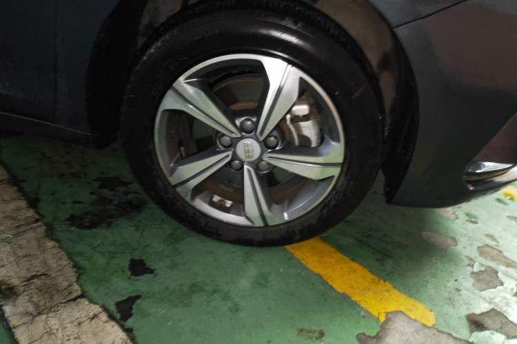 Used Geely Auto Emgrand GL 2018 1.4T DCT Elite Smart Connectivity Version Right Front Wheel Hub