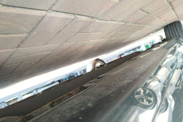 Used Geely Auto Emgrand GL 2018 1.8L DCT Elite Smart Connectivity Version Right Side Sill