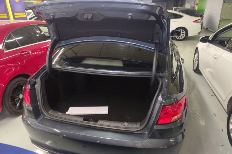 Used Geely Auto Emgrand GL 2018 1.8L DCT Elite Smart Connectivity Version Trunk
