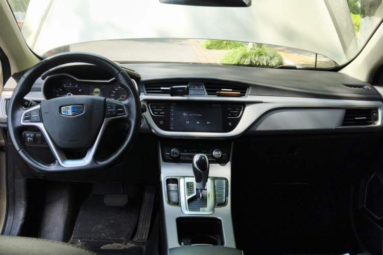 Used Geely Auto Emgrand GL 2018 1.8L DCT Elite Smart Connectivity Version Center Console