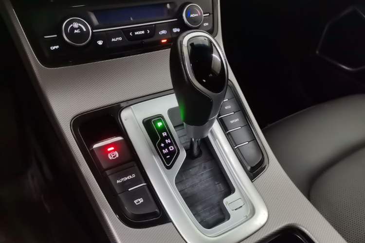 Used Geely Auto Emgrand GL 2018 1.4T DCT Elite Smart Connectivity Version Gear Lever