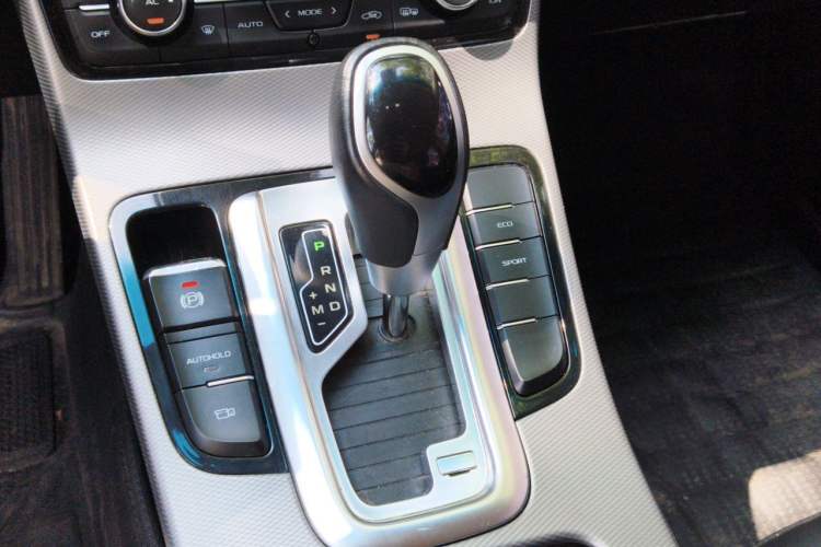 Used Geely Auto Emgrand GL 2018 1.8L DCT Elite Smart Connectivity Version Gear Lever