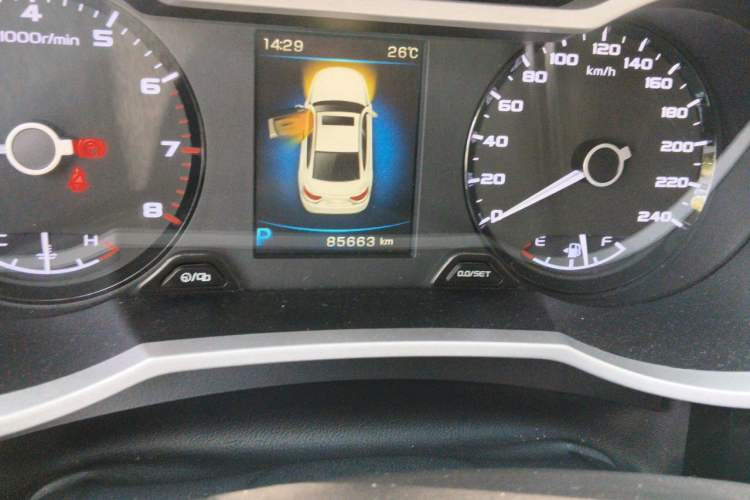 Used Geely Auto Emgrand GL 2018 1.8L DCT Elite Smart Connectivity Version Odometer Close Up