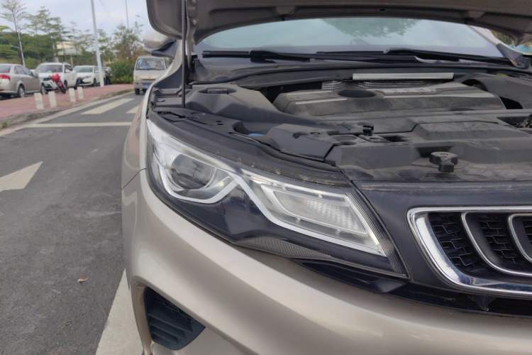 Used Geely Auto Emgrand GL 2018 1.4T Manual Elite Smart Connectivity Version Right Front Headlight