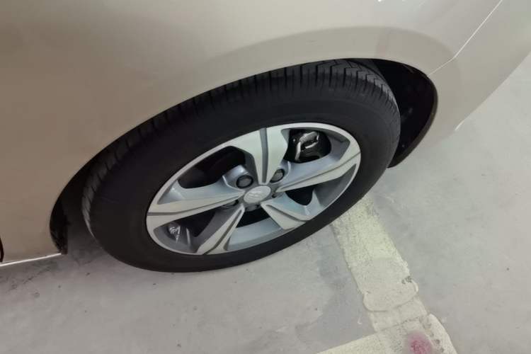 Used Geely Auto Emgrand GL 2018 1.4T DCT Elite Smart Connectivity Version Right Front Wheel Hub