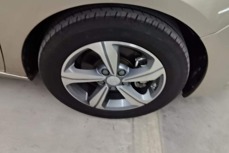Used Geely Auto Emgrand GL 2018 1.4T DCT Elite Smart Connectivity Version Right Front Wheel Hub
