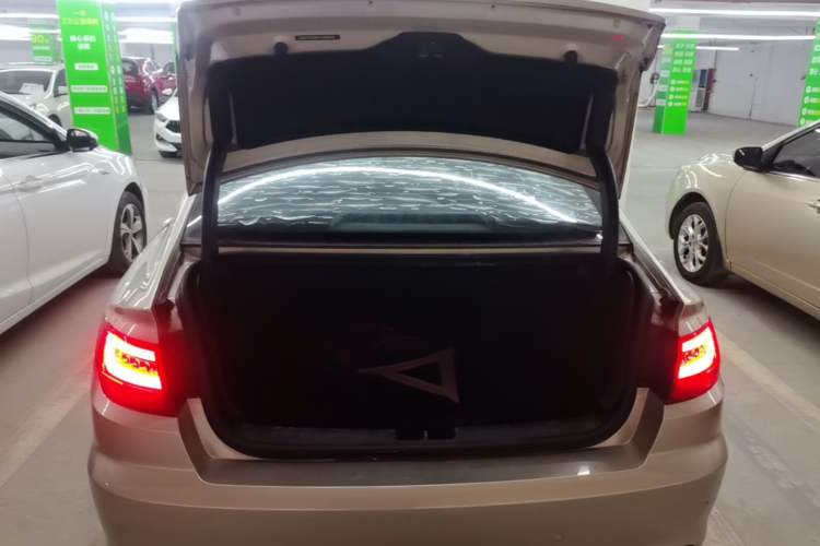 Used Geely Auto Emgrand GL 2018 1.4T DCT Elite Smart Connectivity Version Trunk