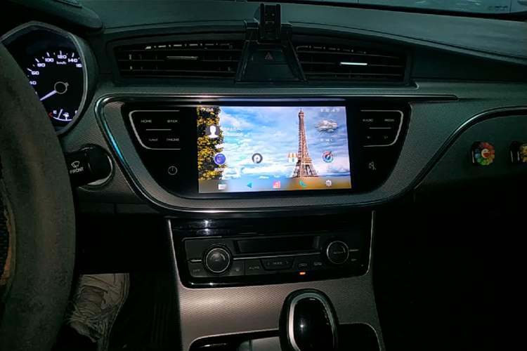 Used Geely Auto Emgrand GL 2018 1.8L DCT Elite Smart Connectivity Version Audio And AC Panel