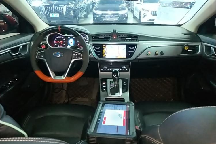 Used Geely Auto Emgrand GL 2018 1.8L DCT Elite Smart Connectivity Version Center Console