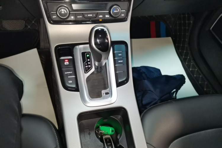 Used Geely Auto Emgrand GL 2018 1.4T DCT Elite Smart Connectivity Version Gear Lever