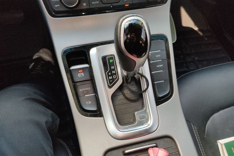 Used Geely Auto Emgrand GL 2018 1.8L DCT Elite Smart Connectivity Version Gear Lever