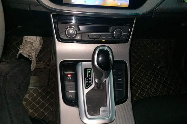 Used Geely Auto Emgrand GL 2018 1.8L DCT Elite Smart Connectivity Version Gear Lever