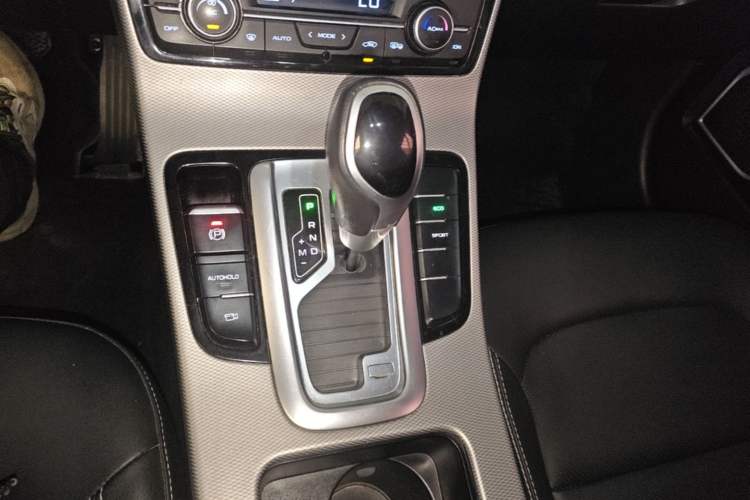Used Geely Auto Emgrand GL 2018 1.8L DCT Elite Smart Connectivity Version Gear Lever