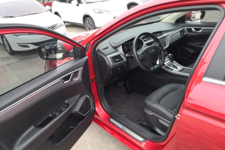 Used Geely Auto Emgrand GL 2018 1.8L DCT Elite Smart Connectivity Version Interior 3