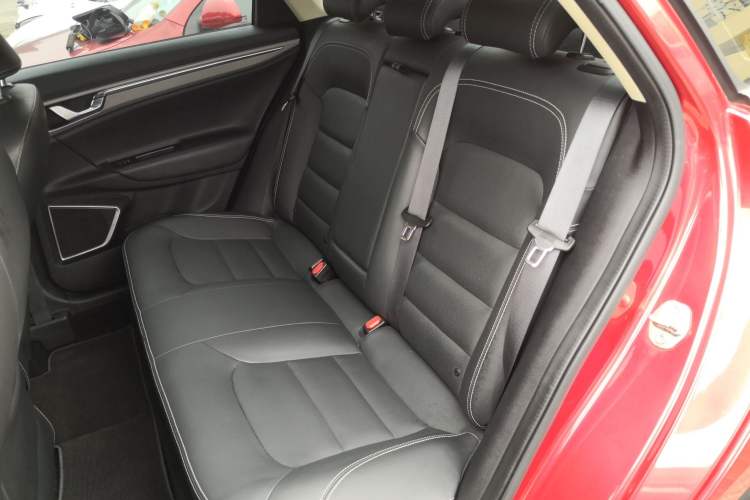 Used Geely Auto Emgrand GL 2018 1.8L DCT Elite Smart Connectivity Version Interior 4