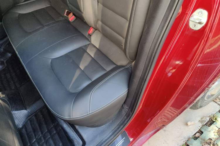 Used Geely Auto Emgrand GL 2018 1.8L DCT Elite Smart Connectivity Version Interior 4