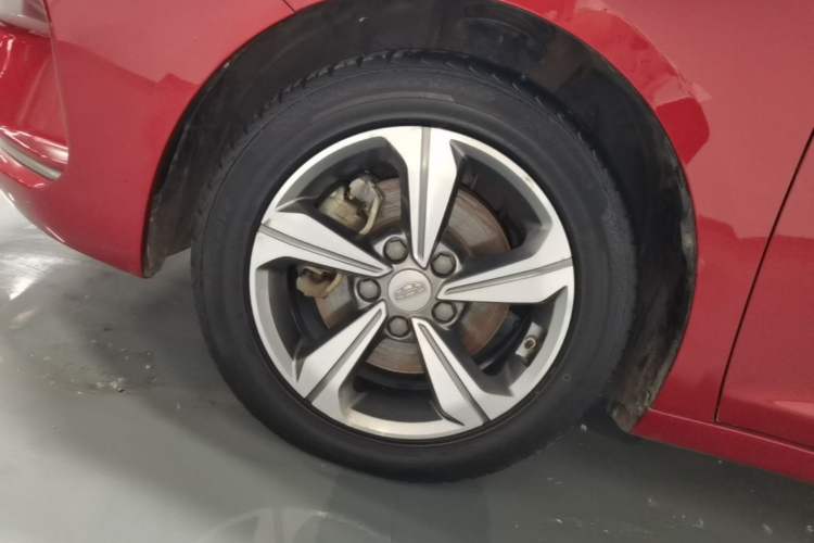 Used Geely Auto Emgrand GL 2018 1.4T DCT Elite Smart Connectivity Version Left Front Wheel Hub
