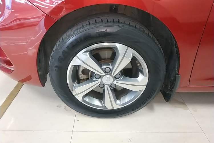 Used Geely Auto Emgrand GL 2018 1.8L DCT Elite Smart Connectivity Version Left Front Wheel Hub