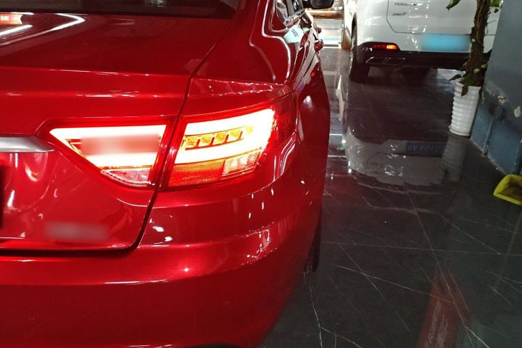 Used Geely Auto Emgrand GL 2018 1.4T DCT Elite Smart Connectivity Version Right Rear Taillight