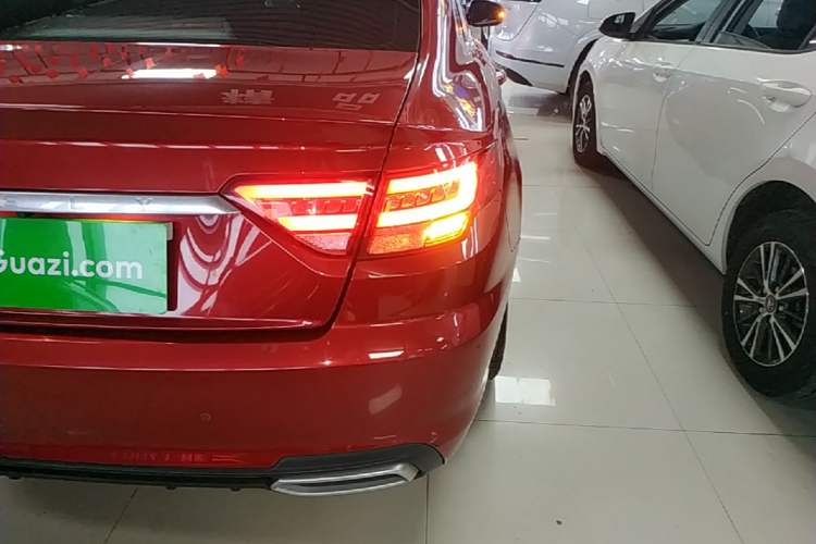 Used Geely Auto Emgrand GL 2018 1.8L DCT Elite Smart Connectivity Version Right Rear Taillight