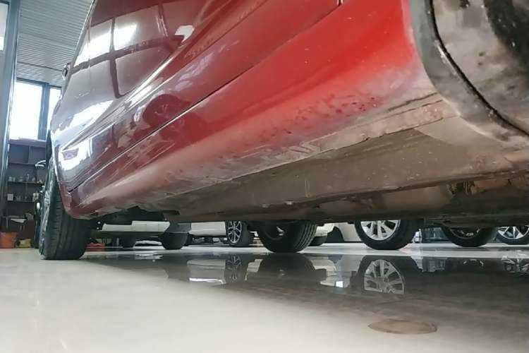 Used Geely Auto Emgrand GL 2018 1.8L DCT Elite Smart Connectivity Version Right Side Sill