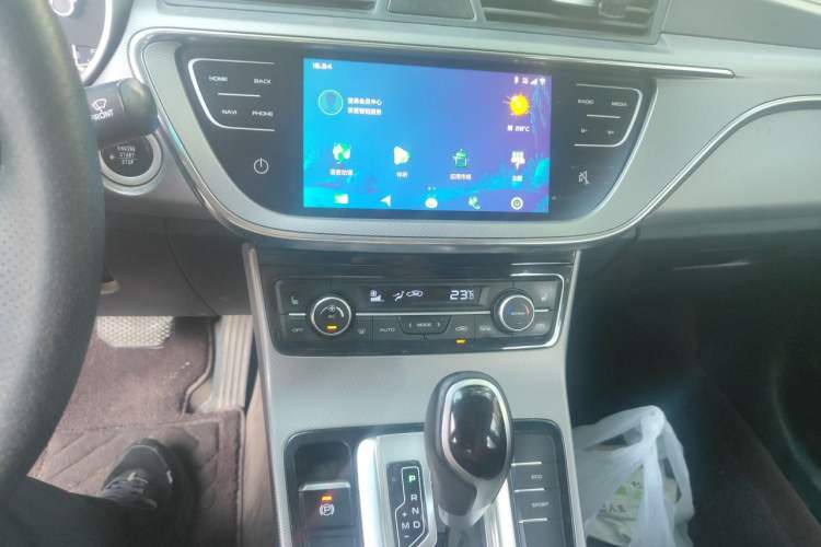 Used Geely Auto Emgrand GL 2018 1.4T DCT Flagship Edition Audio And AC Panel