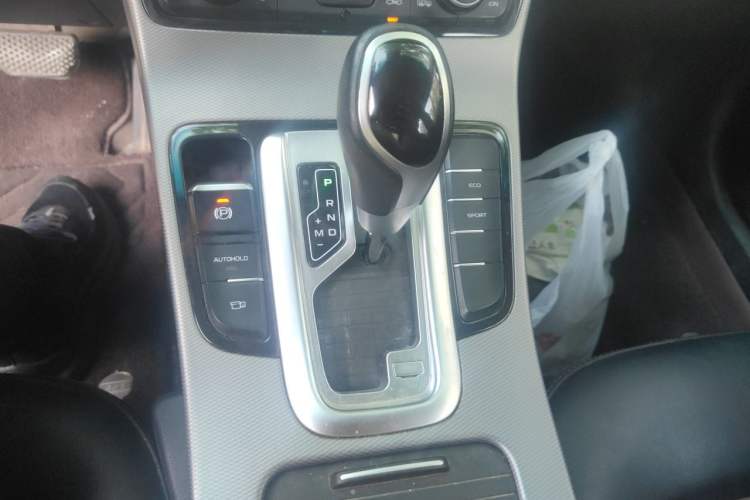 Used Geely Auto Emgrand GL 2018 1.4T DCT Flagship Edition Gear Lever