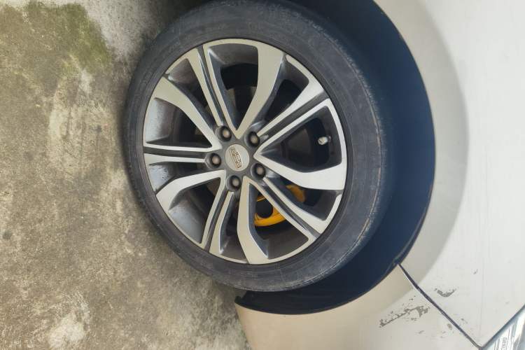 Used Geely Auto Emgrand GL 2018 1.4T DCT Prestige Smart Connectivity Version Right Front Wheel Hub