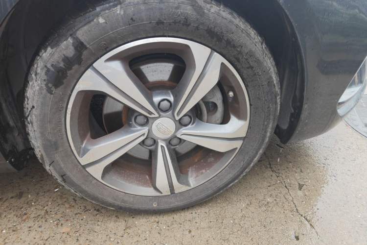 Used Geely Auto Emgrand GL 2018 1.4T Manual Elite Smart Connectivity Version Right Front Wheel Hub