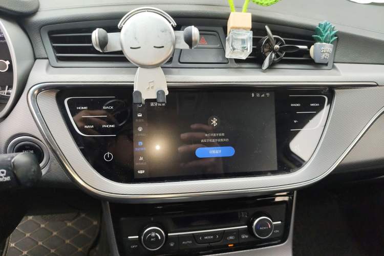 Used Geely Auto Emgrand GL 2018 1.4T DCT Elite Smart Connectivity Version Audio And AC Panel