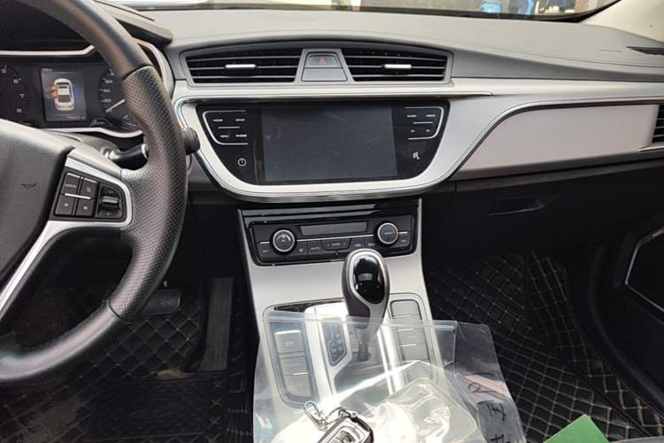 Used Geely Auto Emgrand GL 2018 1.8L DCT Elite Smart Connectivity Version Audio And AC Panel
