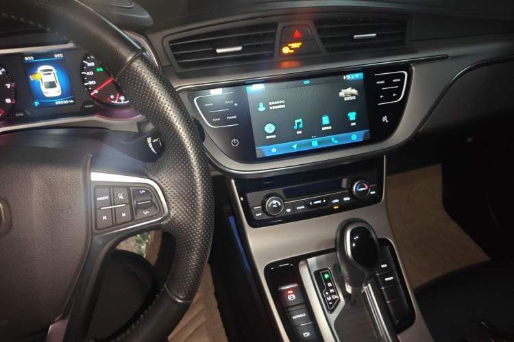 Used Geely Auto Emgrand GL 2018 1.4T DCT Elite Smart Connectivity Version Audio And AC Panel