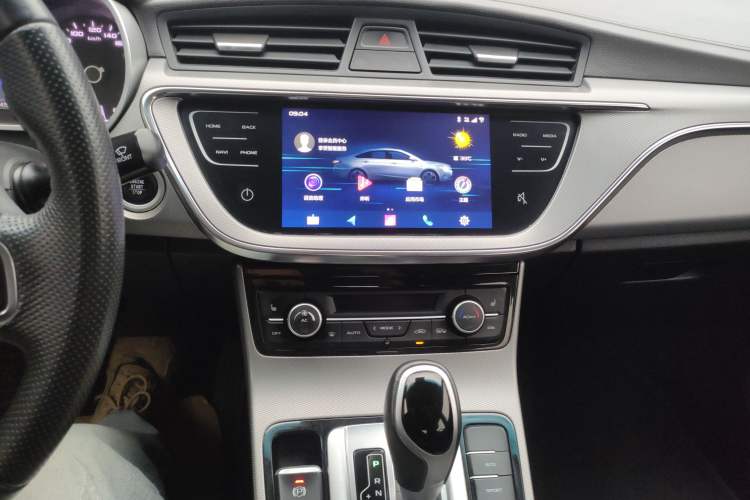 Used Geely Auto Emgrand GL 2018 1.4T DCT Prestige Smart Connectivity Version Audio And AC Panel