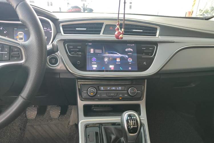 Used Geely Auto Emgrand GL 2018 1.8L Manual Elite Smart Connectivity Version Audio And AC Panel