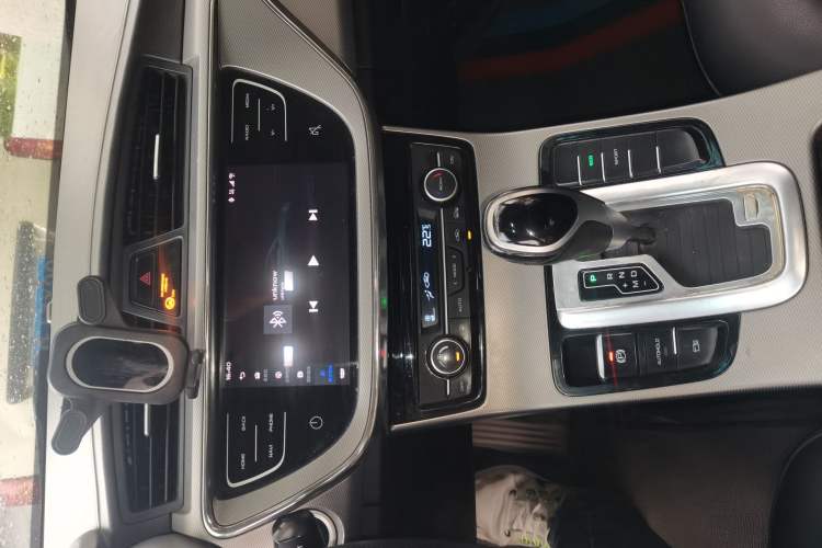 Used Geely Auto Emgrand GL 2018 1.8L DCT Elite Smart Connectivity Version Audio And AC Panel