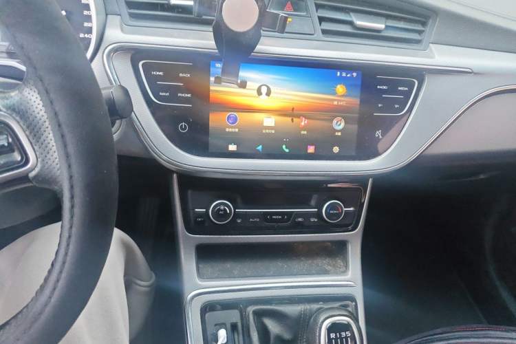 Used Geely Auto Emgrand GL 2018 1.8L Manual Elite Smart Connectivity Version Audio And AC Panel