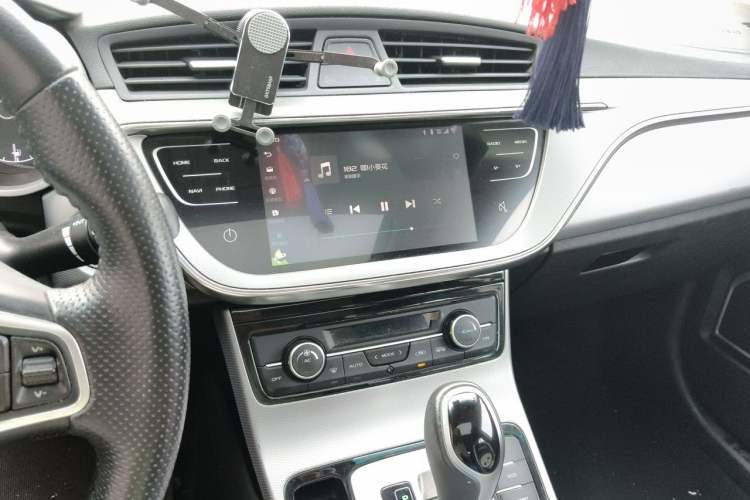 Used Geely Auto Emgrand GL 2018 1.4T DCT Elite Smart Connectivity Version Audio And AC Panel
