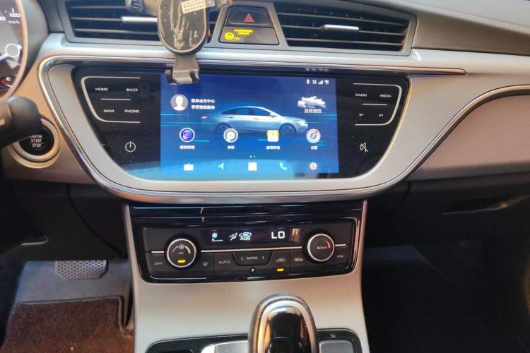Used Geely Auto Emgrand GL 2018 1.4T DCT Elite Smart Connectivity Version Audio And AC Panel