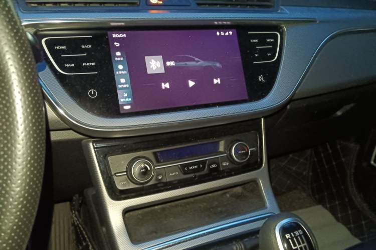 Used Geely Auto Emgrand GL 2018 1.8L Manual Elite Smart Connectivity Version Audio And AC Panel