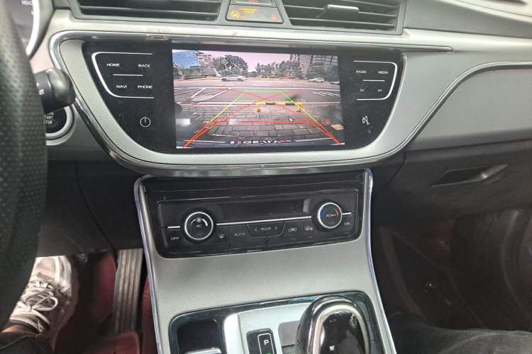 Used Geely Auto Emgrand GL 2018 1.8L DCT Elite Smart Connectivity Version Audio And AC Panel