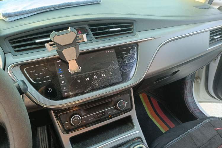 Used Geely Auto Emgrand GL 2018 1.8L Manual Elite Smart Connectivity Version Audio And AC Panel