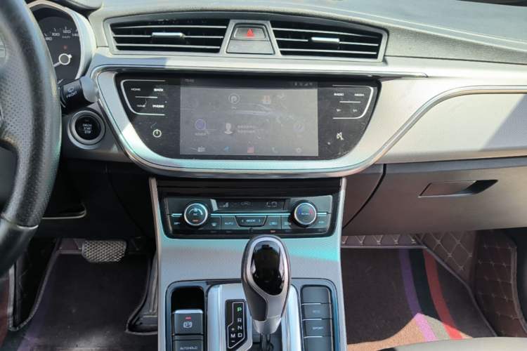 Used Geely Auto Emgrand GL 2018 1.4T DCT Elite Smart Connectivity Version Audio And AC Panel