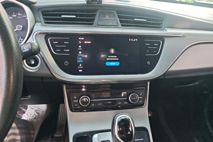 Used Geely Auto Emgrand GL 2018 1.4T DCT Prestige Smart Connectivity Version Audio And AC Panel