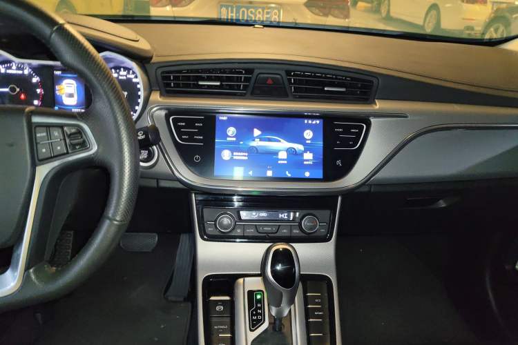 Used Geely Auto Emgrand GL 2018 1.4T DCT Elite Smart Connectivity Version Audio And AC Panel