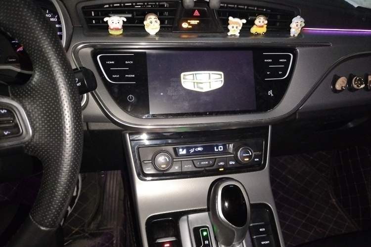Used Geely Auto Emgrand GL 2018 1.8L DCT Elite Smart Connectivity Version Audio And AC Panel