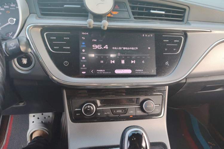 Used Geely Auto Emgrand GL 2018 1.8L DCT Elite Smart Connectivity Version Audio And AC Panel