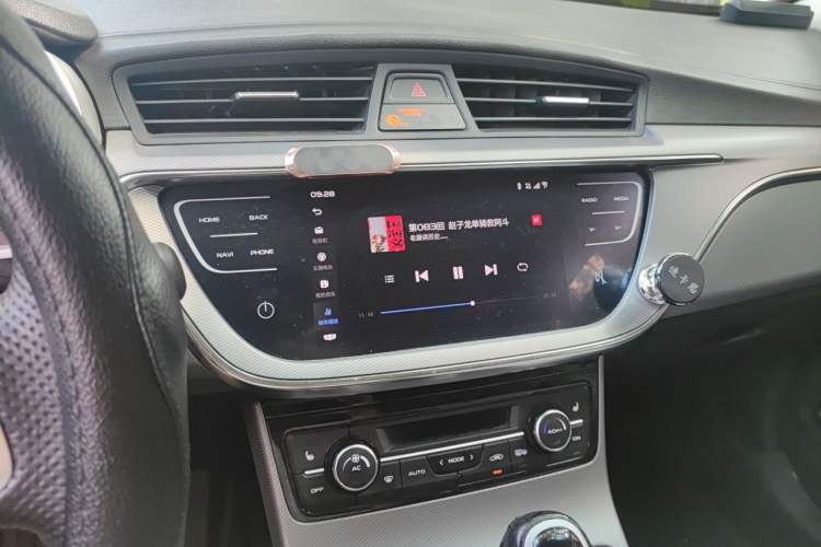 Used Geely Auto Emgrand GL 2018 1.4T DCT Prestige Smart Connectivity Version Audio And AC Panel