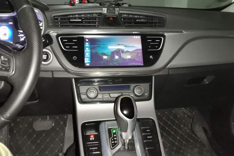 Used Geely Auto Emgrand GL 2018 1.8L DCT Elite Smart Connectivity Version Audio And AC Panel