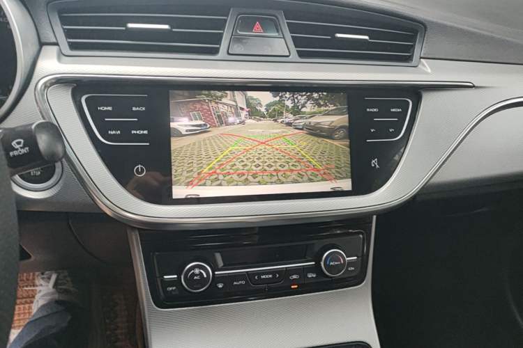 Used Geely Auto Emgrand GL 2018 1.4T DCT Elite Smart Connectivity Version Audio And AC Panel