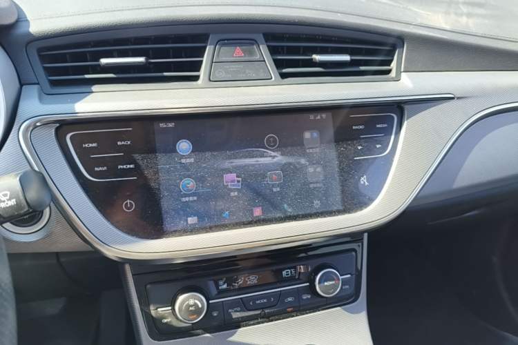 Used Geely Auto Emgrand GL 2018 1.4T DCT Elite Smart Connectivity Version Audio And AC Panel